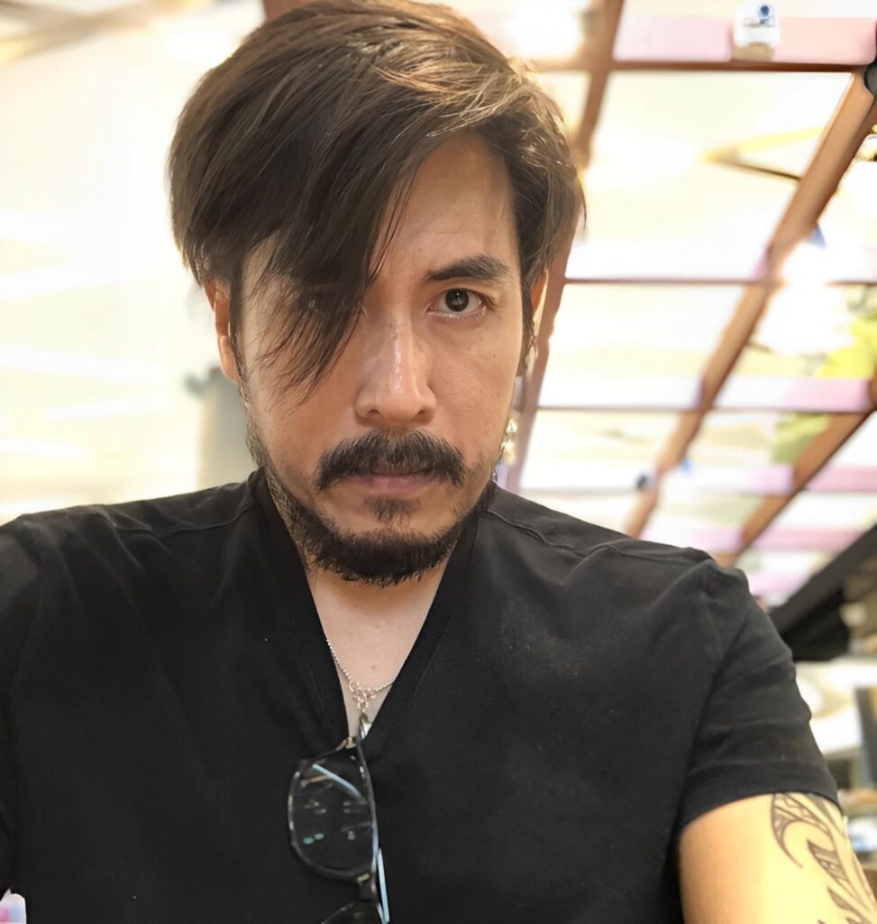 ย้อนรอยตำนาน “The Must” ศิลปินที่ชื่อกฤชยศเลิศประไพเจ้าของเพลงฮิตในตำนาน “2 ทาง”