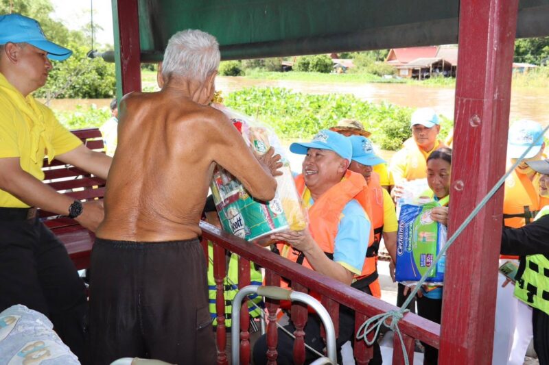 รมน.ภาค 1ช่วยเหลือผู้ประสบภัยน้ำท่วม