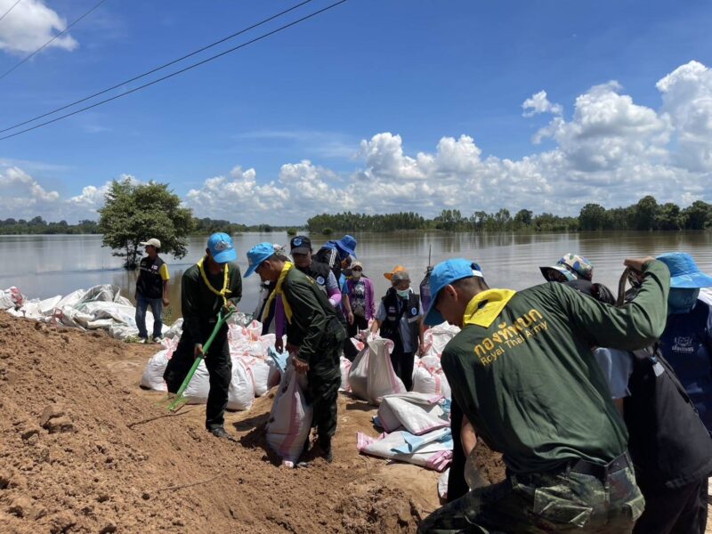 กรมอุตุนิยมวิทยา เตือน 24 ชม.ข้างหน้า อีสานมีฝนฟ้าคะนองร้อยละ 60 ของพื้นที่ และมีฝนตกหนักบางแห่งตั้งแต่นครราชสีมา บุรีรัมย์ สุรินทร์ ศรีสะเกษ และอุบลราชธานี