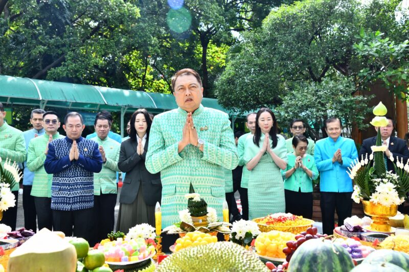 “รมว.สุชาติ” มอบนโยบาย ทส.มุ่งเป้าพิทักษ์ทรัพยากรธรรมชาติและสิ่งแวดล้อม วัดผลได้ในระยะเวลา 4 เดือน