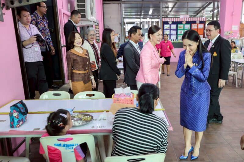 รมว.นฤมล”เยี่ยมศูนย์การศึกษาพิเศษส่วนกลาง ย้ำ ไม่ทิ้งเด็กพิเศษ เร่งปฏิรูปการศึกษาพิเศษให้เท่าทันโลก