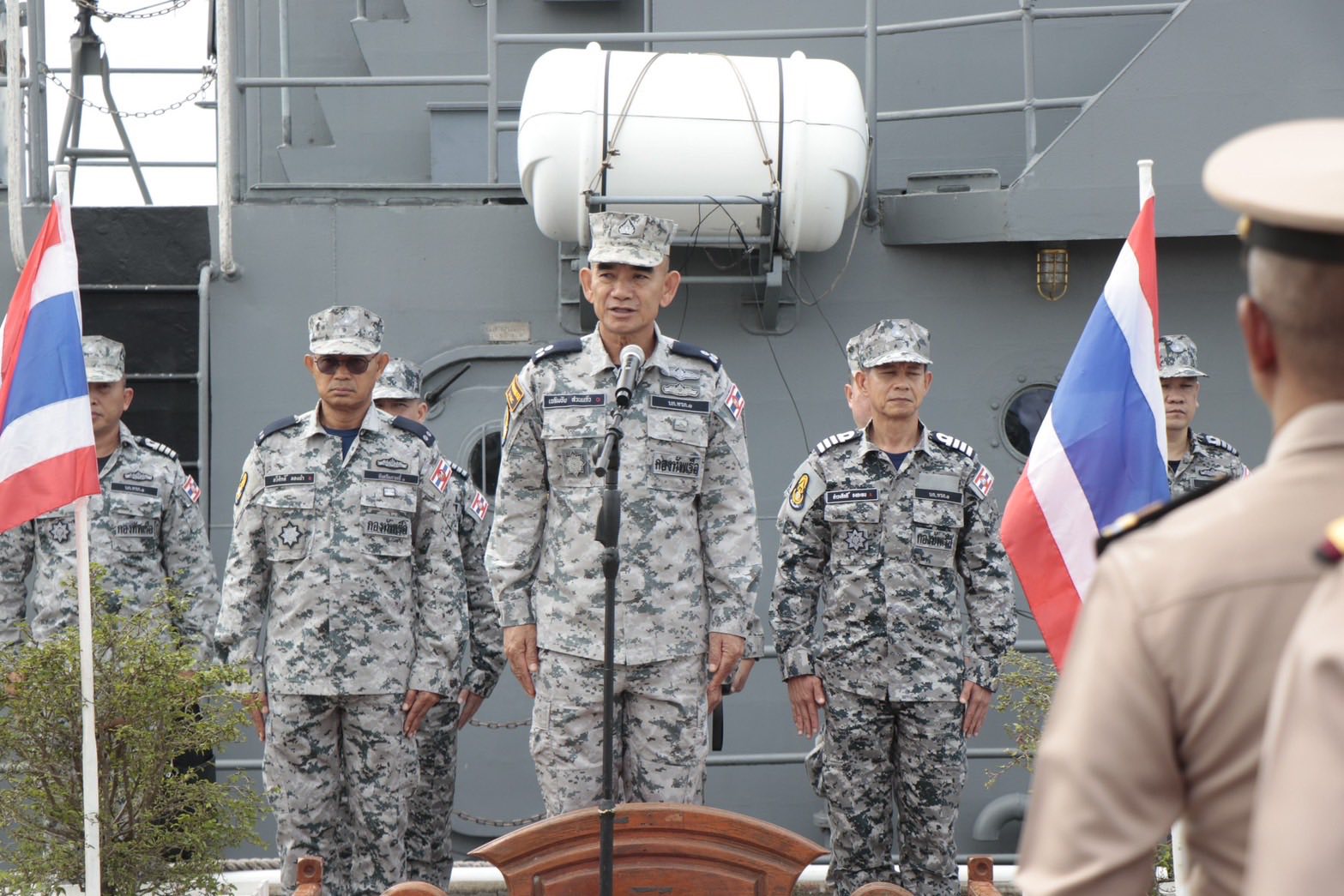 ผู้บัญชาการทัพเรือภาคที่ ๑ ตรวจกำลังพลที่ปฎิบัติงานในพื้นที่ชายแดน จว.จันทบุรี และจว.ตราด