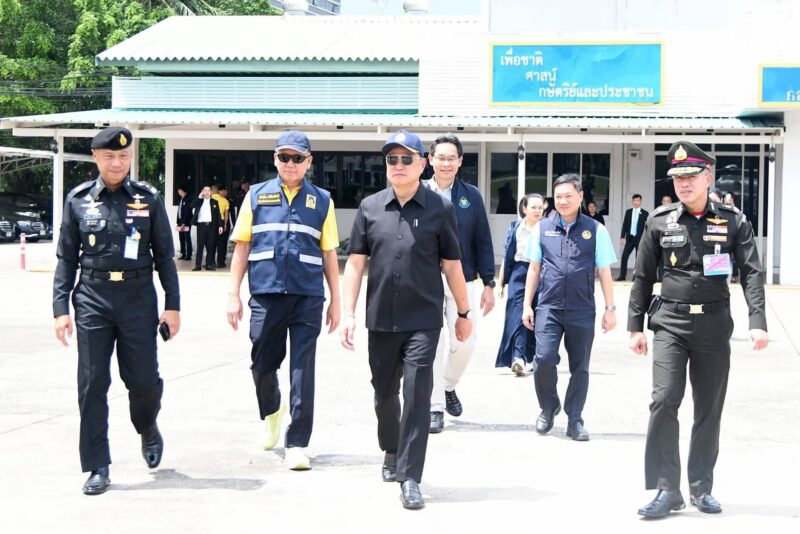 “นายกฯอนุทิน”ลงพื้นที่ช่วยเหลือประชาชนจากน้ำท่วมพื้นที่พิจิตร