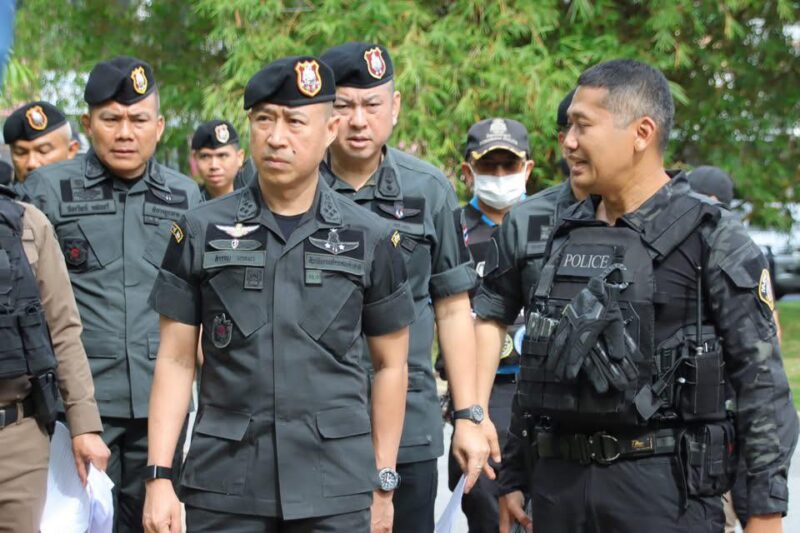 รอง ผบ.ตร.ลงพื้นที่ ”ยะลา – สุไหงโก-ลก“ กำชับเพิ่มมาตรการดูแลความปลอดภัย สร้างความเชื่อมั่น