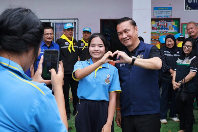 มท.2 Big Cleaning โรงเรียน รับฟังปัญหาดินสไลด์ทับถนน–เสาไฟฟ้าล้ม เร่งคืนสภาพการสัญจรให้ประชาชน